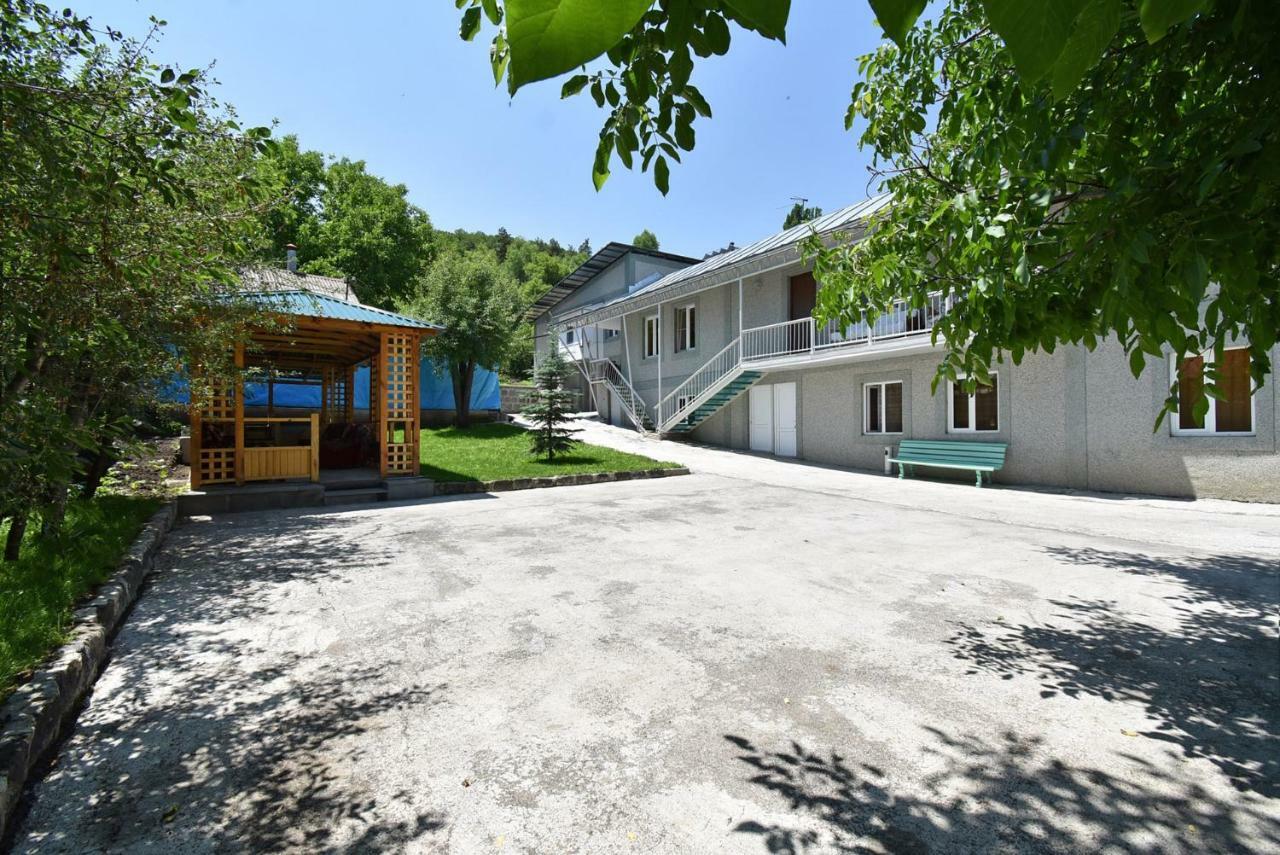 Guest House Arsan Tsaghkadzor Bagian luar foto