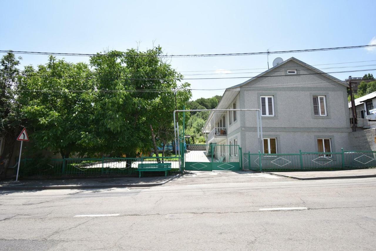 Guest House Arsan Tsaghkadzor Bagian luar foto