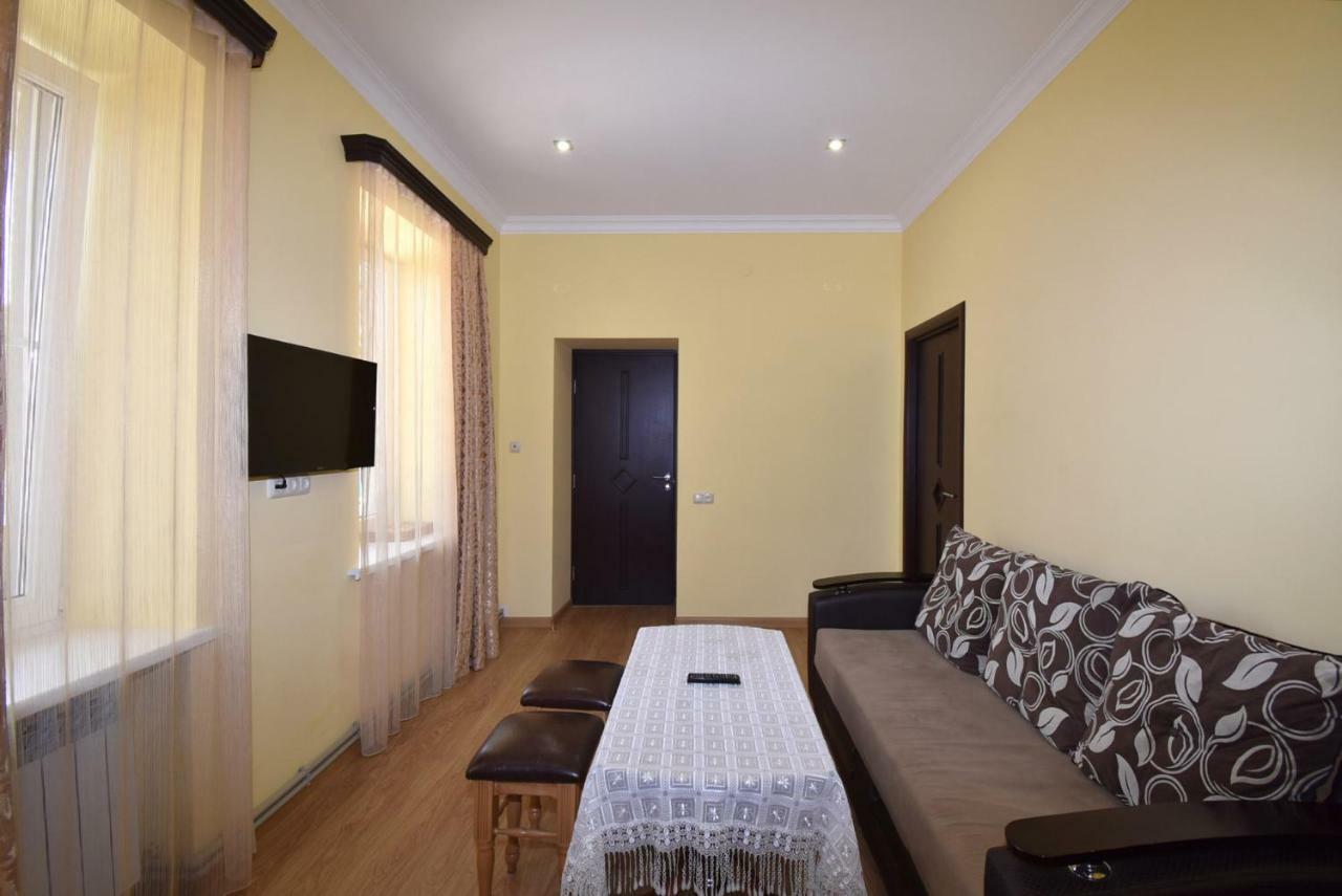 Guest House Arsan Tsaghkadzor Bagian luar foto